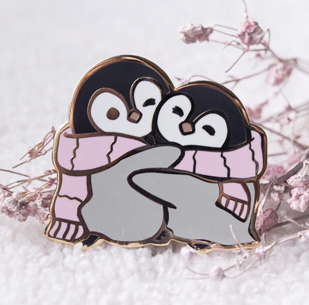 Penguins Hug Pin